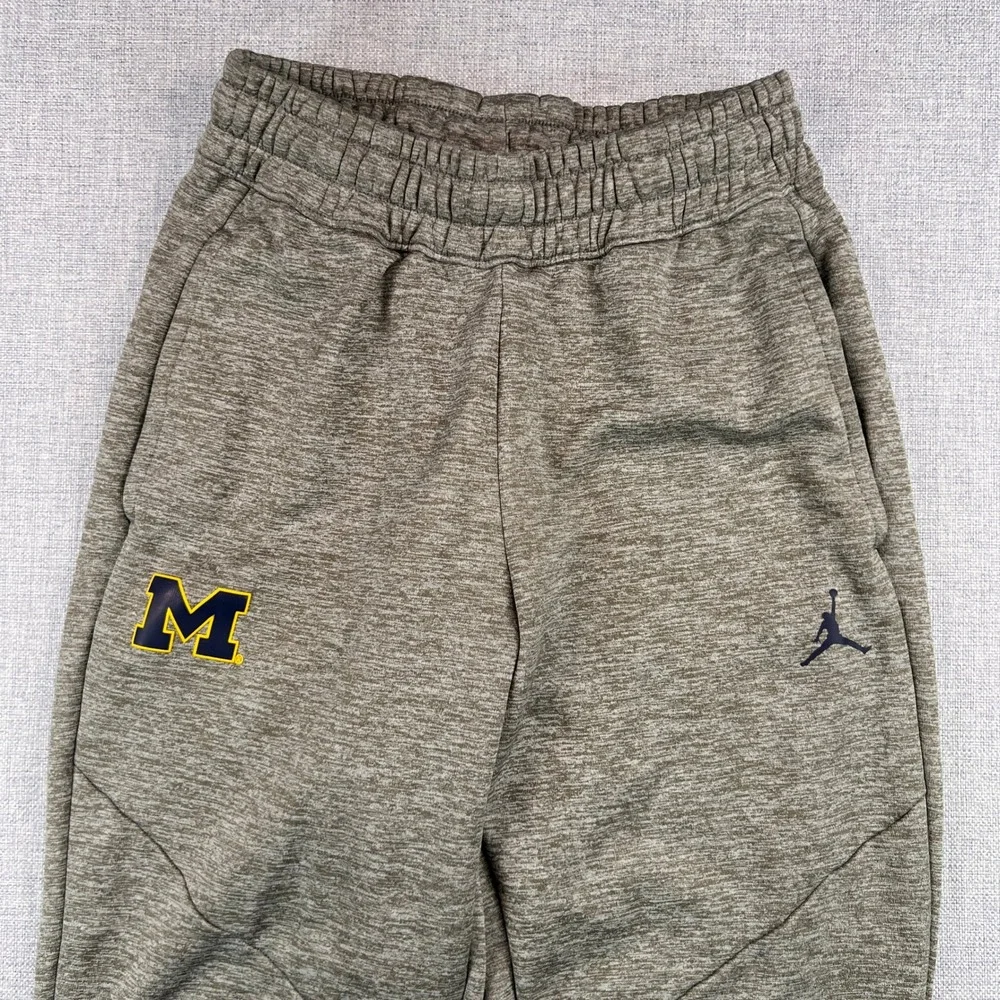 Jordan Michigan Wolverines Jogger Sweatpants Men Small Olive Gray Jumpman Sporty